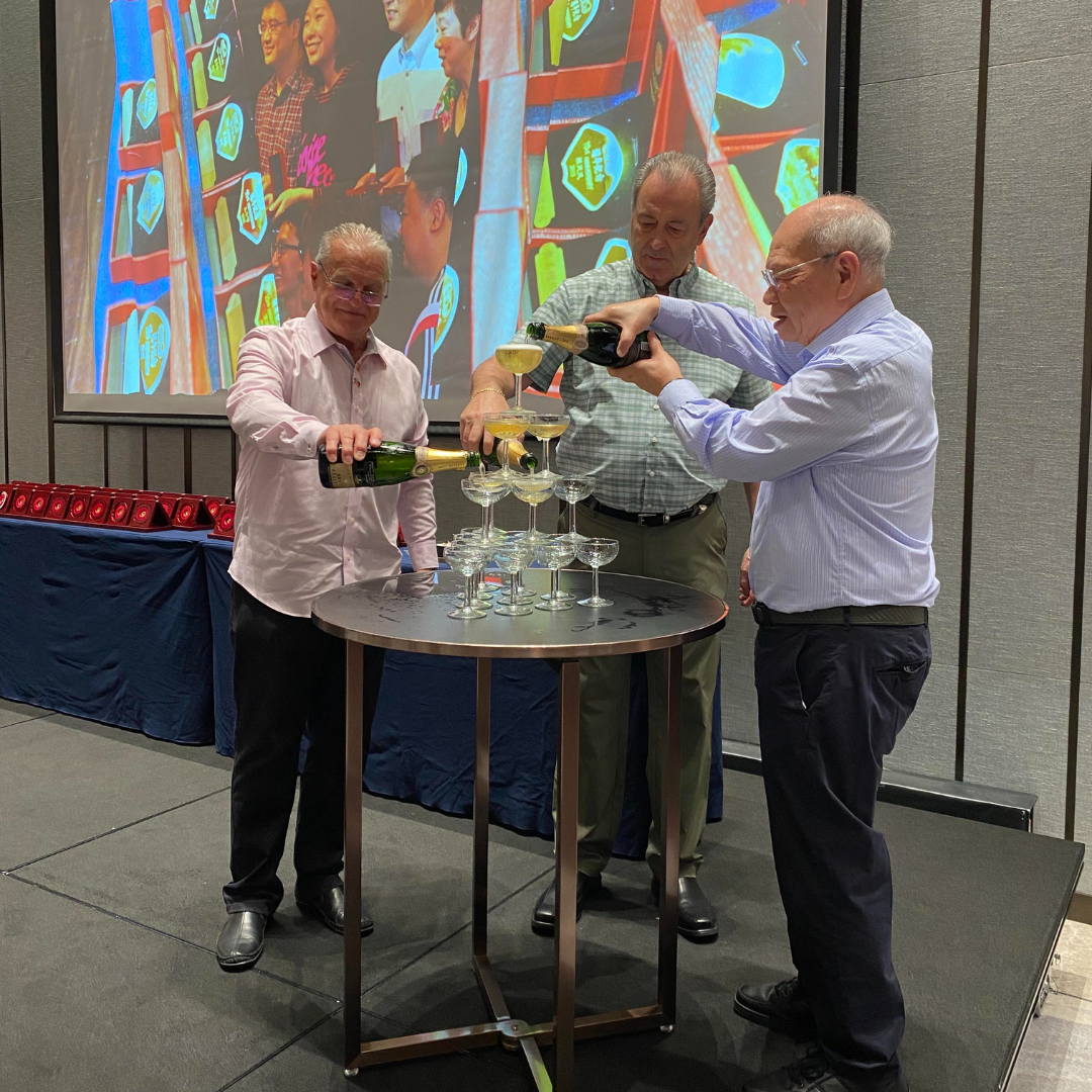 Champagne Pouring